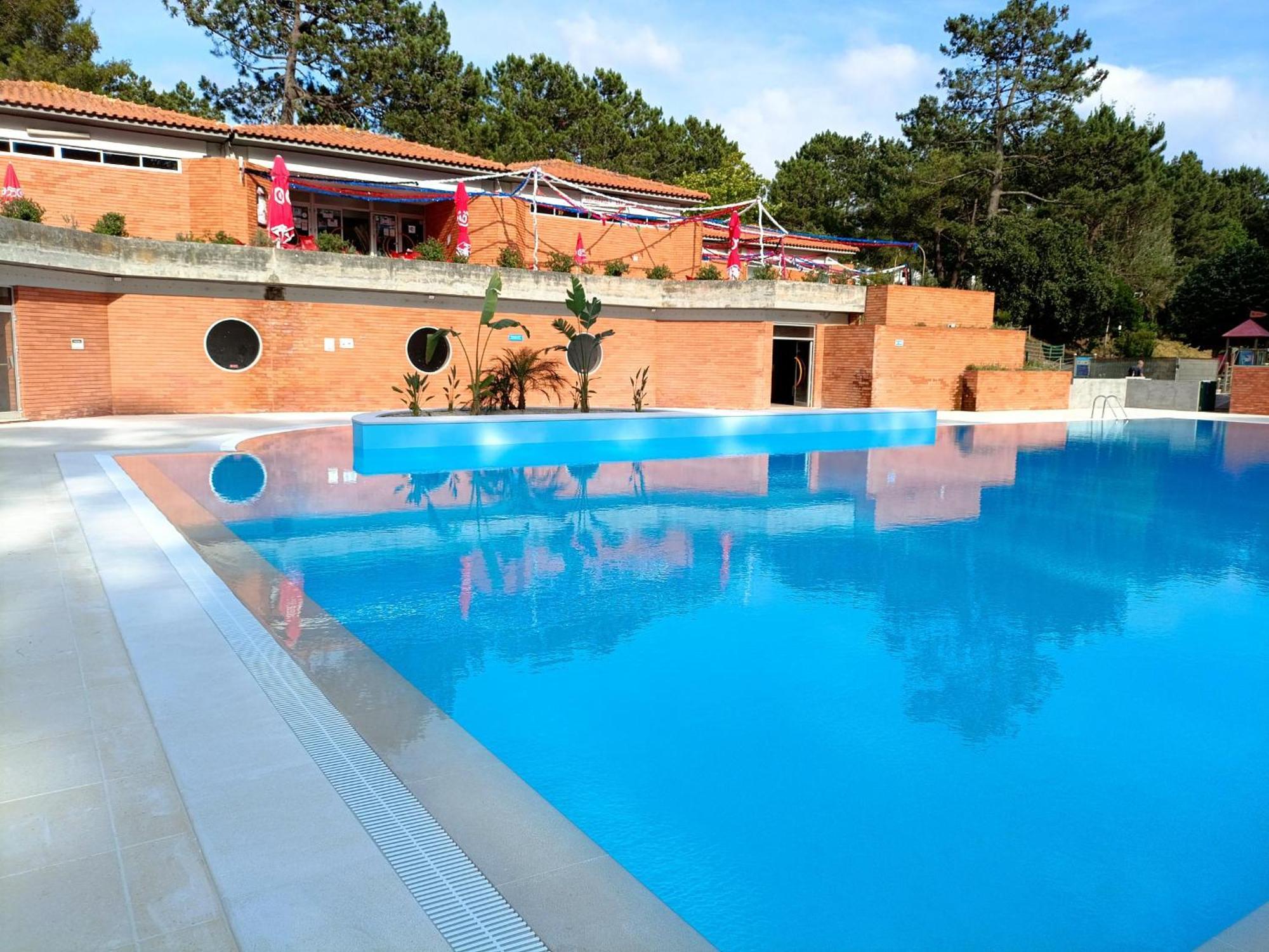 Parque De Campismo Orbitur Foz De Arelho. Hotel Фож-ду-Арелю Екстериор снимка