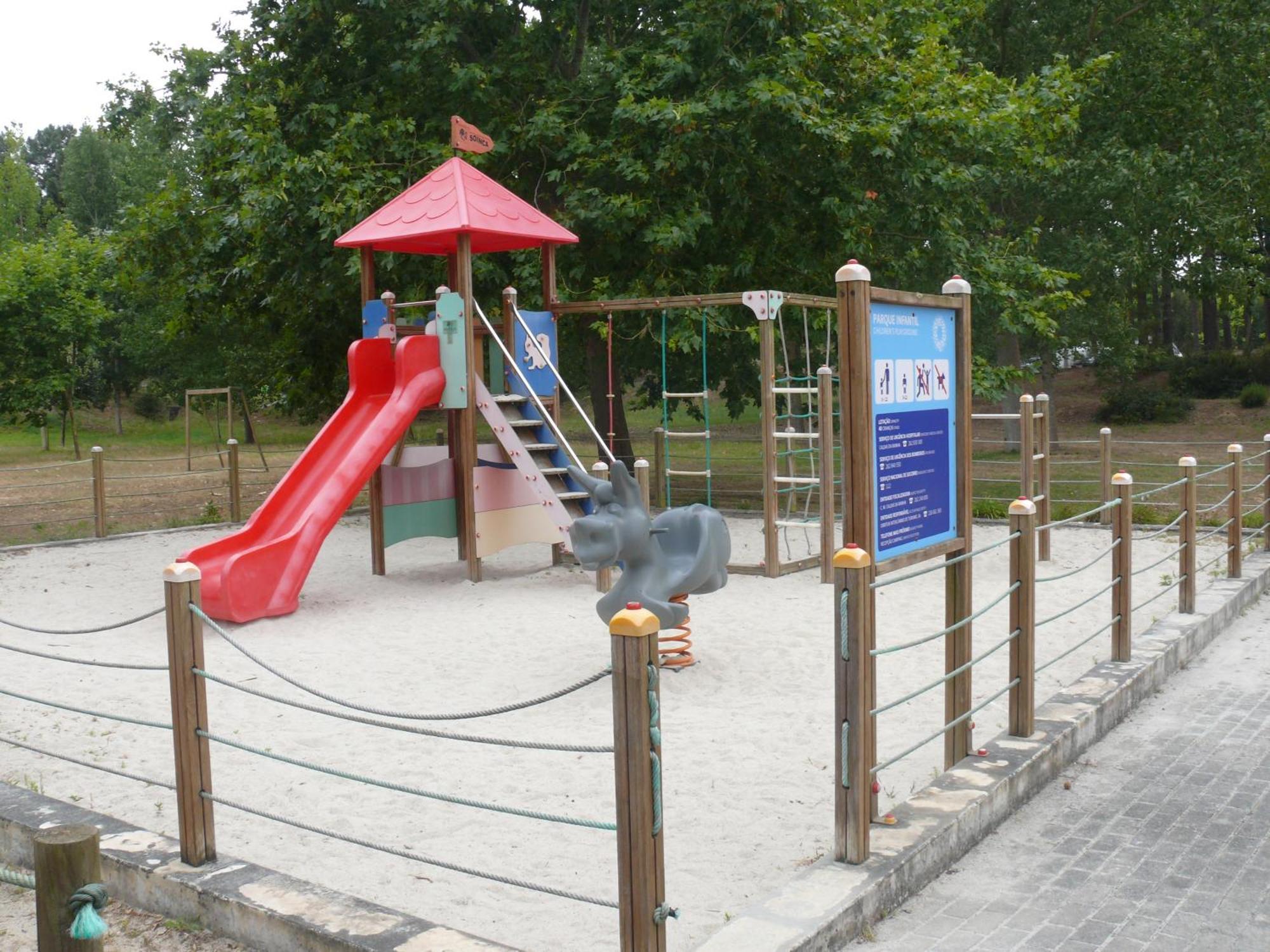 Parque De Campismo Orbitur Foz De Arelho. Hotel Фож-ду-Арелю Екстериор снимка