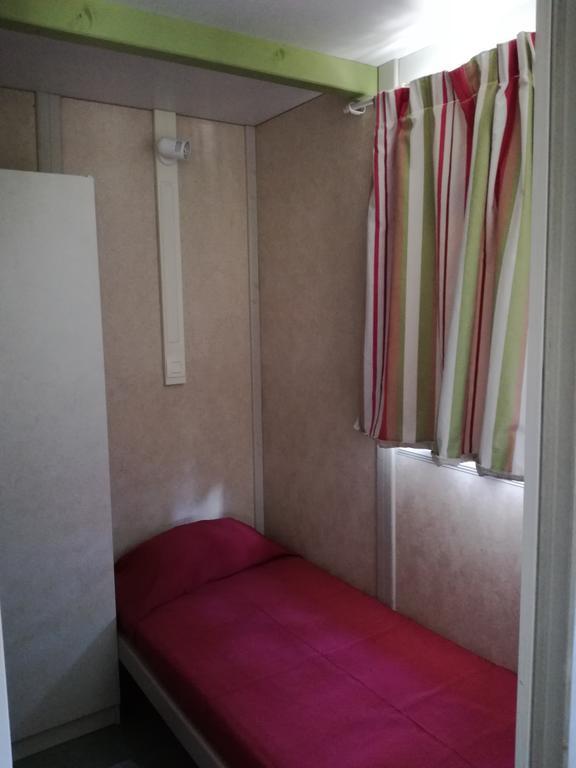 Parque De Campismo Orbitur Foz De Arelho. Hotel Фож-ду-Арелю Екстериор снимка